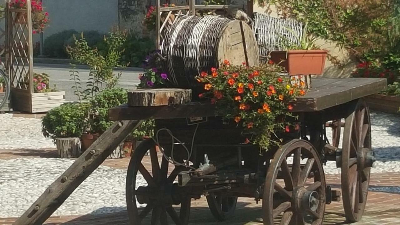 Al Fienile Hotel Orzano Kültér fotó